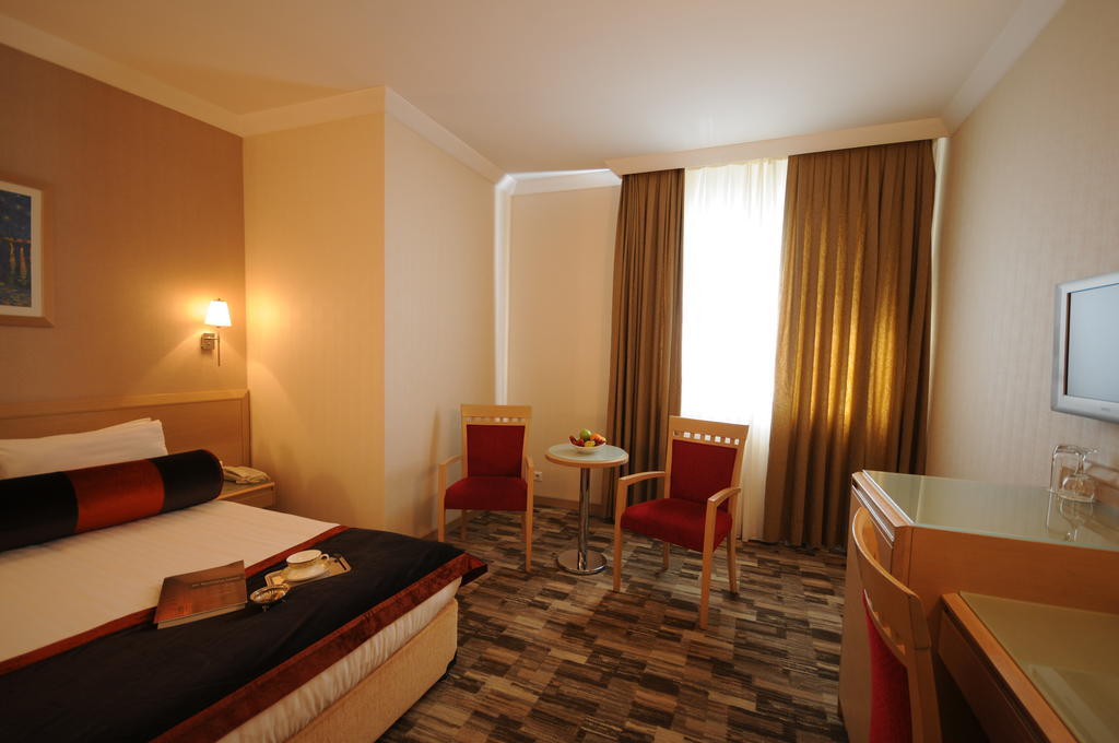 Sv Business Hotel Taksim Istanbul Exterior photo